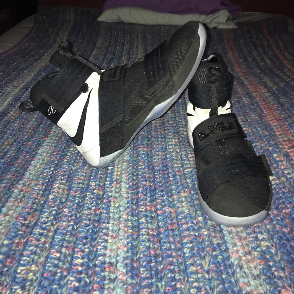 Nike LeBron Soldier 10 size 15
